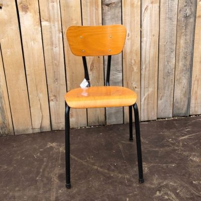 zwarte noir stoel chaise industrial antiques antics seventies retro preloved boho vintage_thegoodstufffactory_Be