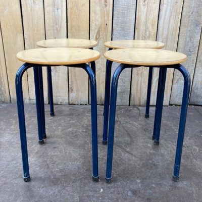 blue stool canteen stolar cafeinredning horeca interieur _thegoodstufffactory