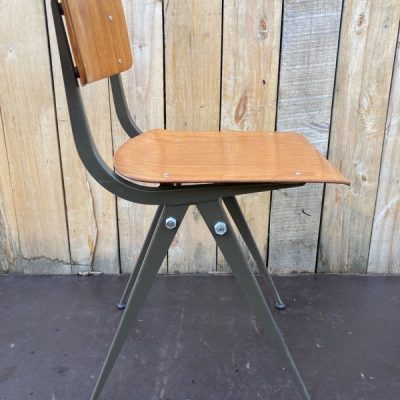 Marko Friso passerpoot pieds compas retro vintage industrial ostalgie restauraninredning skolstolar buy cheap_thegoodstufffactory