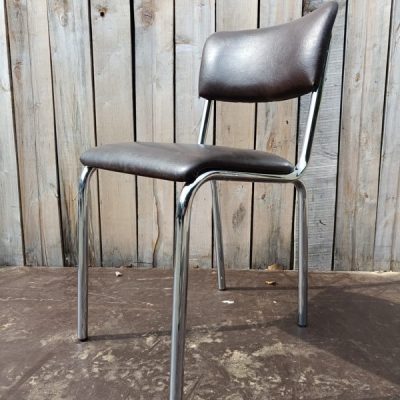 skaie stoelen belgisch leger chrome vintage retro kantinestoel_thegoodstufffactory_be