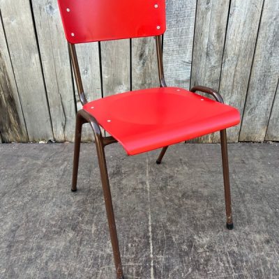red canteen inredning horeca restaurang interiorforinspo vintage retro industrial chair chaise stoel sillas cadeira the good stuf factory