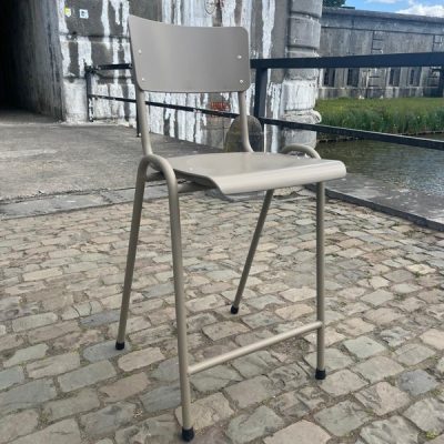 eiland Polly Taupe 65 stool kruk eiland bar interior inspo inredning cafe restaurang horeca industrial Ré-bel the good stuff factory belgium
