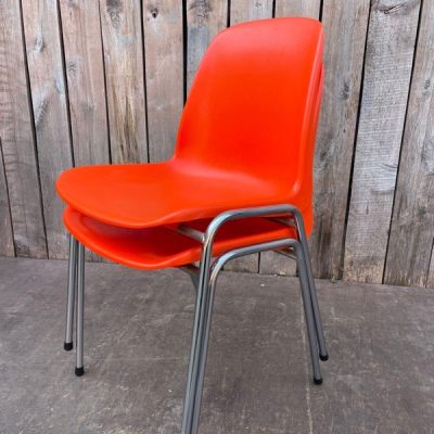 orange chair re-bel the good stuff factory revive recycle upcycle redesign retro ostalgie antiques belgium