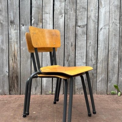 beaumont stoelen preloved stoelen restaurant vintage retro chair sillas cadeire sustainable design antikk inredning restaurang the good stuff factory ré BEL