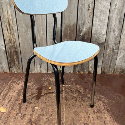 blauwe formica the good stuff factory re bel belgium vintage ostalgie inredning sillas cadeire stuhl stoel chaise inredning sustainable design