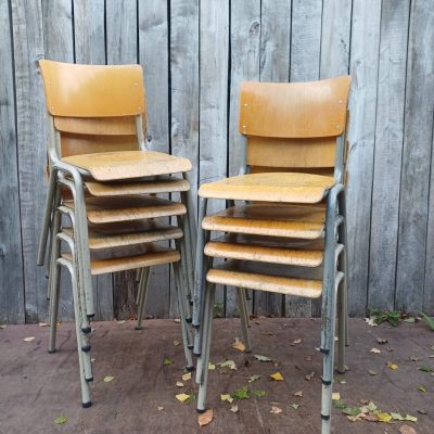 Elbe koffie met melk ré-bel the good stuff factory sustainable design retro antikk inredning horeca restaurang mēbeles krēsli industrijas bāra