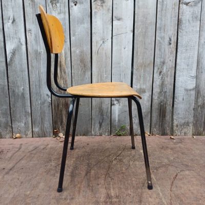 Fibo zwart stoelen kantinestoel retro re bel the good stuff chair sillas cadeira chaise stuhl sustainable design