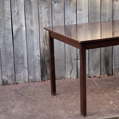 cafetafel good stuff factory belgium ré-bel retro upcycling ostalgie antikk vintage industrial hospitality restaurang cafe sillas chaise chair cadeira stolar