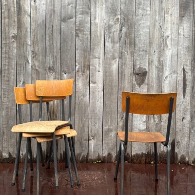 antractiet grijs re-bel the good stuff factory belgium antikk retro ostalgie industrial sillas chair stuhl chaise horeca restaurang inredning