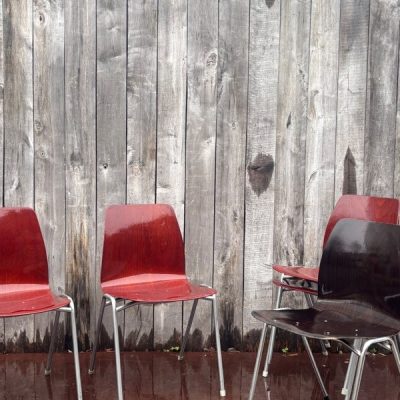 pagholz set stoelen re-bel the good stuff factory belgium antikk retro ostalgie industrial sillas chair stuhl chaise horeca restaurang inredning
