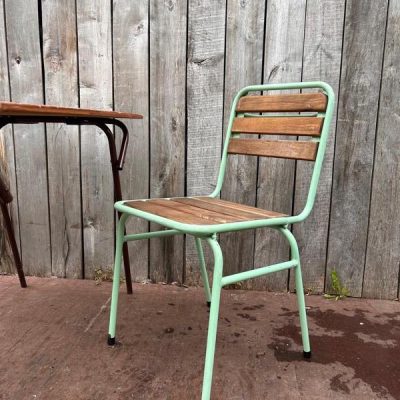 appelblauw zeegroene cafestoeelen cafe the good stuff factory Re-bel ostalgie antikk inredning horeca restaurang cafe industrial retro design