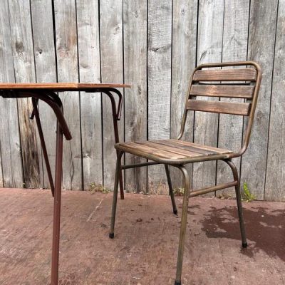 bruine terras cafestoeelen cafe the good stuff factory Re-bel ostalgie antikk inredning horeca restaurang cafe industrial retro design (2)