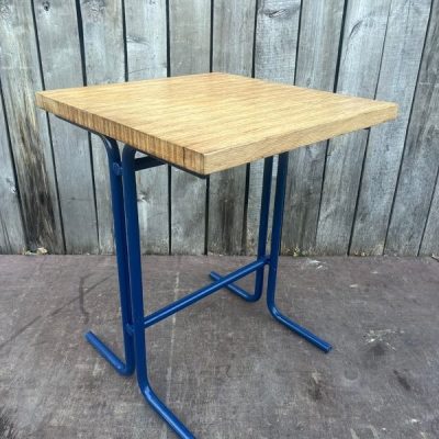 blue tables re-bel the good stuff factory retro design ostalgie vintage hospitality sillas tolar chaise tabouret (7)