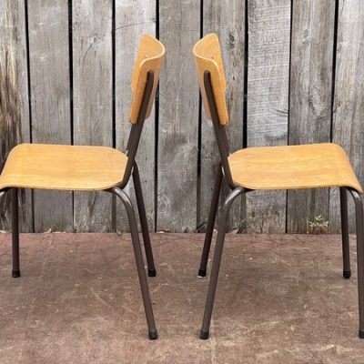 pastelbruin chair stoel stuhl sillas re-bel the good stuff factory retro ostalgie industrial design horeca restaurang cafe hospitality inredning inspo
