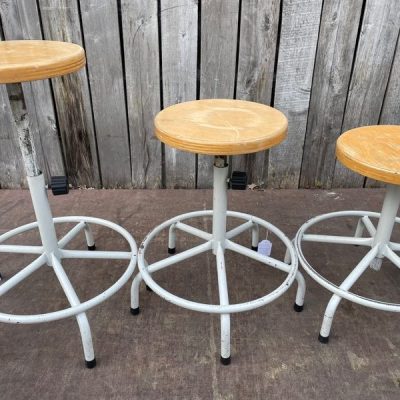 stool white upcycled re-bel the good stuff factory retro design ostalgie vintage hospitality sillas tolar chaise tabouret