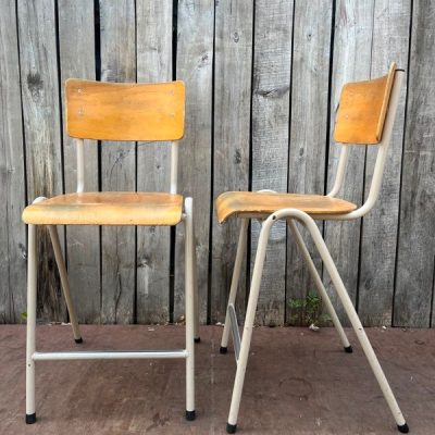eiland stool old industrial chairs authentic retro ostalgie industrial horeca inredning restaurang upcylcled good stuff factory re-bel