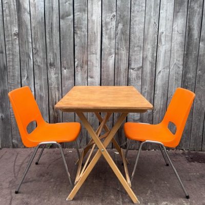 orange re-bel the good stuff factory belgium inredning project upcycling circulair si-ustainable design retro ostalgie antikk furniture restaurang restaurant horeca table tafel